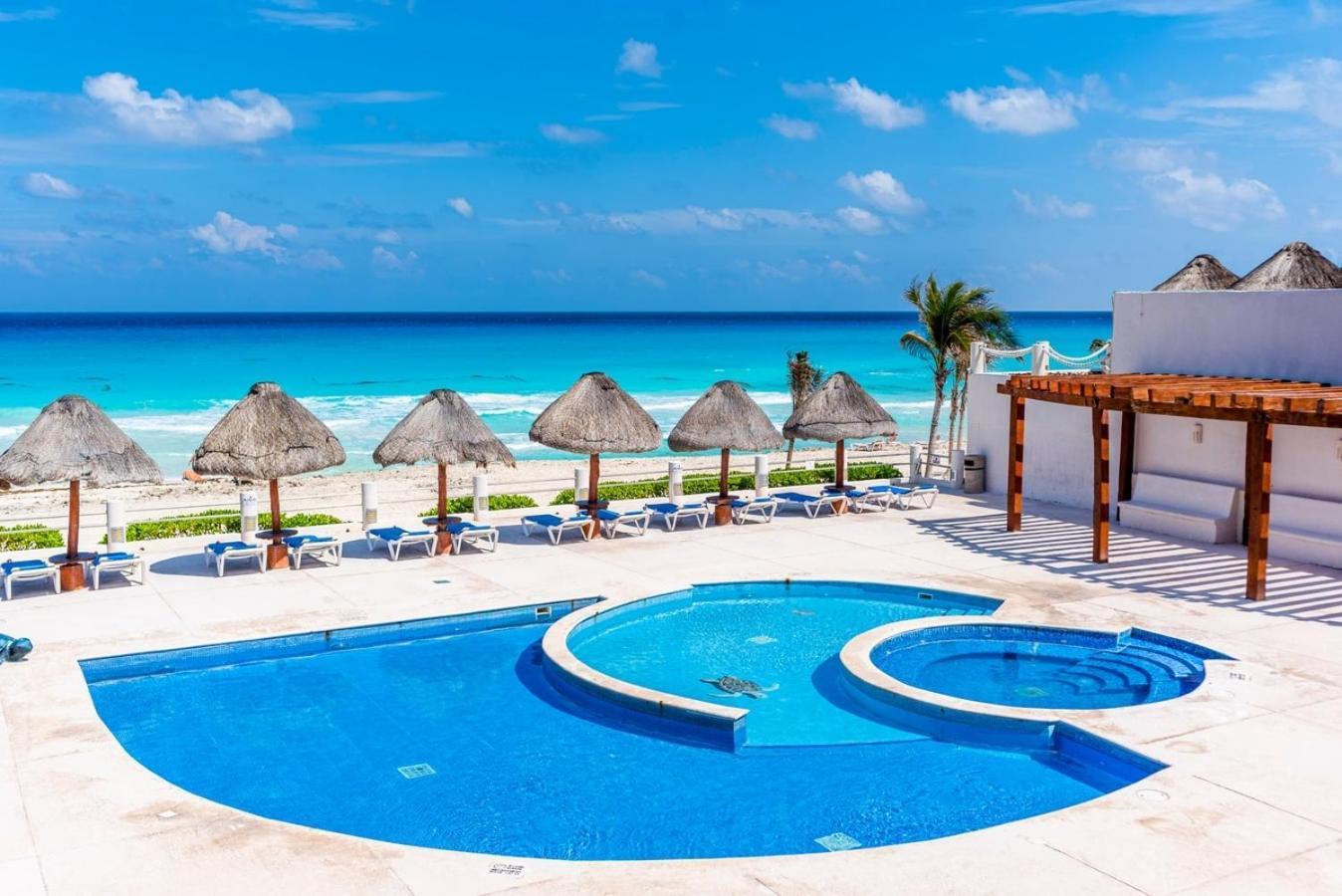 Apartment Spacious 2-story, 4 Bedrooms, Ocean View Balcony Cancún